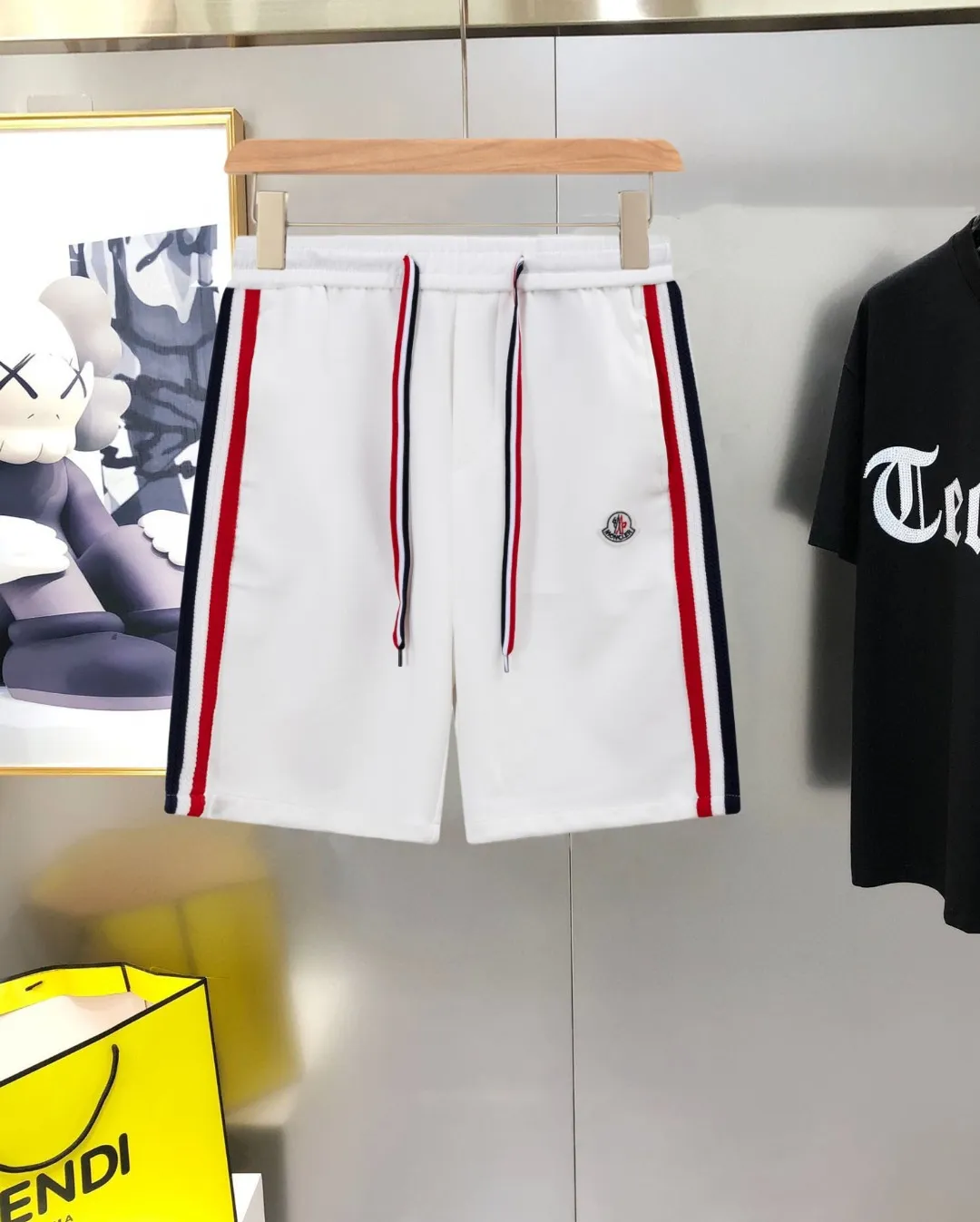 SSNew Arrival Same Style👫logo ， Same Style ， ！ * ， logo ！ ， ， ！ ， 、 、 ， ！ Breathable 。Versatile ， ， V ， ， Same Style！ Size：M-3XL